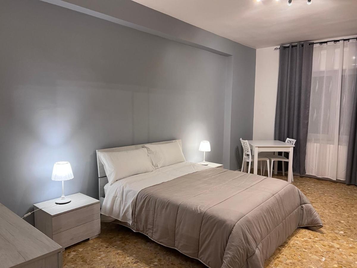 バーリ Residenze Unita D'Italia Bed & Breakfast エクステリア 写真